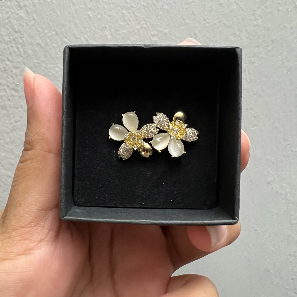 Flower earrings